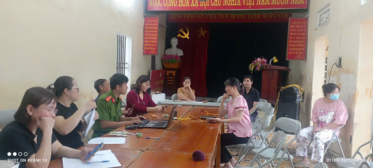 Phường Kim Bảng tổ chức cấp phát quà cho nhân dân trên địa bàn