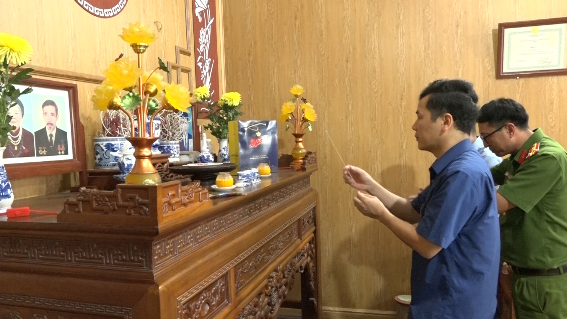 ĐOÀN LÃNH ĐẠO ĐẢNG ỦY, HĐND, UBND  PHƯỜNG KIM BẢNG THĂM TẶNG QUÀ DỊP 2-9